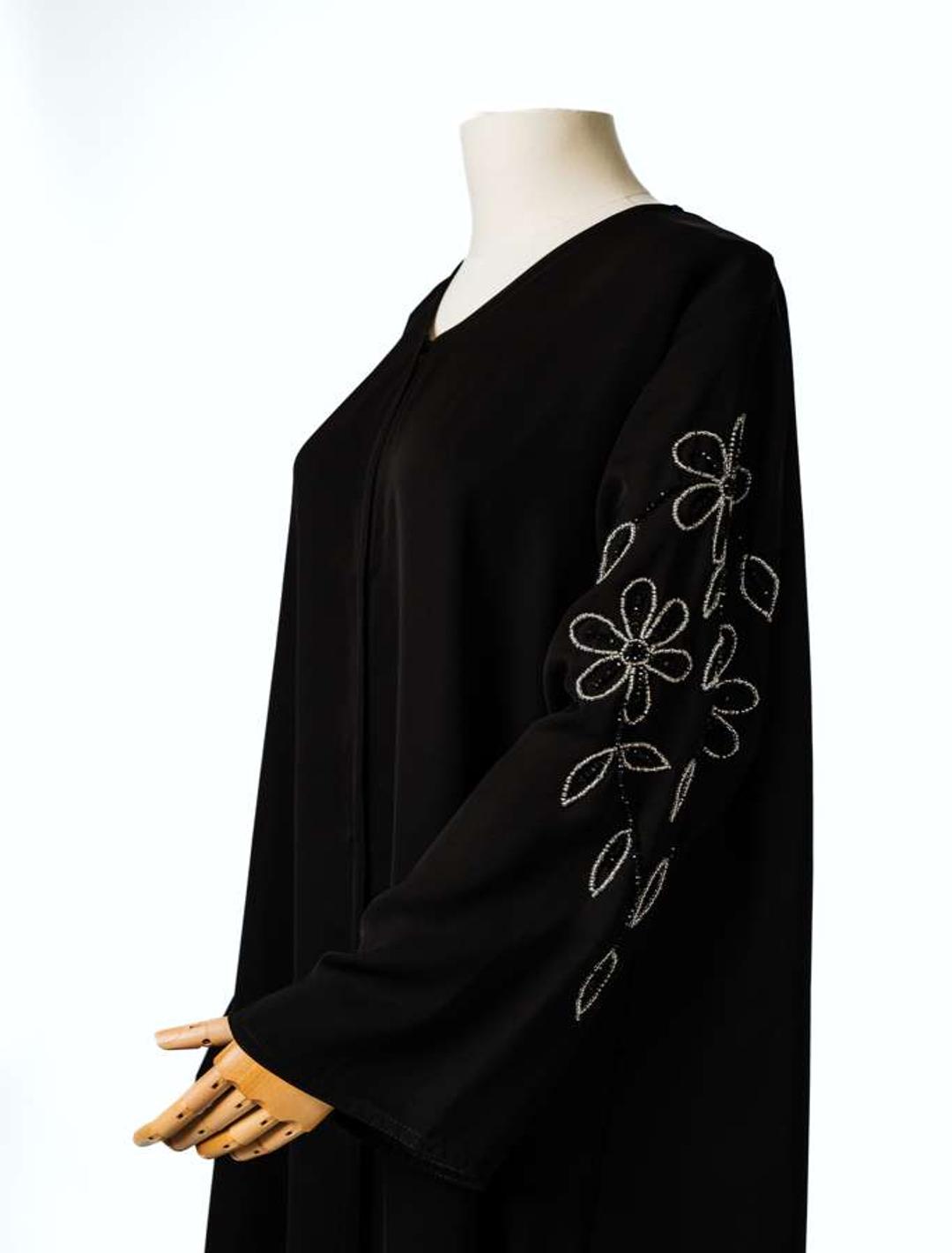 black khaleeji abaya